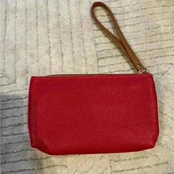 Stone Mountain small red leather wristlet - Picture 2 of 6